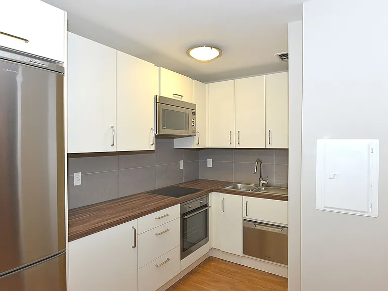 265 Russell Hill Rd — Photo 19