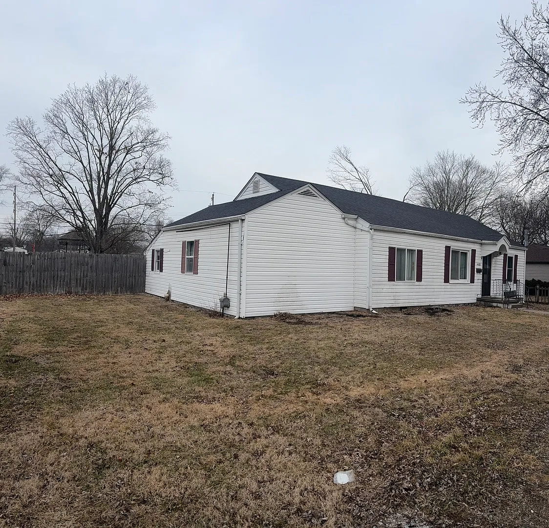 1430 Meitzler St photo 1
