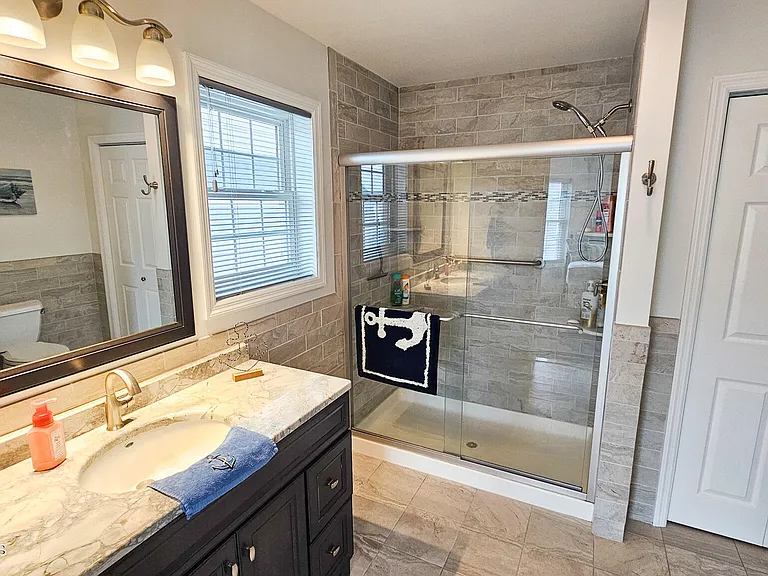24 Dorothy Dr — Photo 33