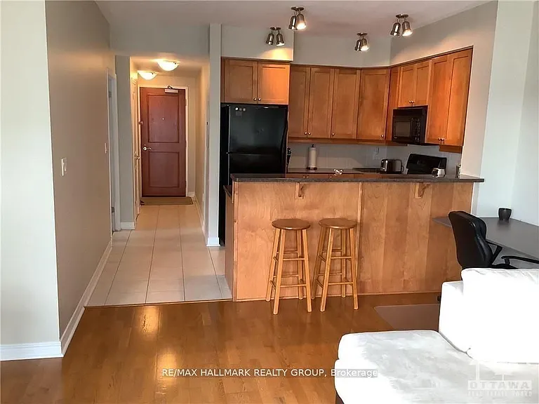 570 Laurier Ave W #1601 — Photo 5