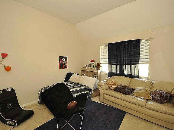4th image of 1734 Corona Del Mar Dr