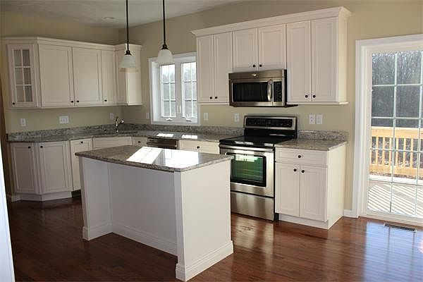 2nd image of 76 High Point Dr