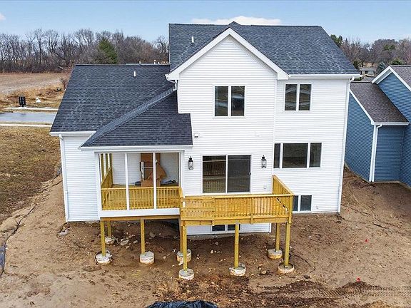 3rd image of 5613 Glorious Drive