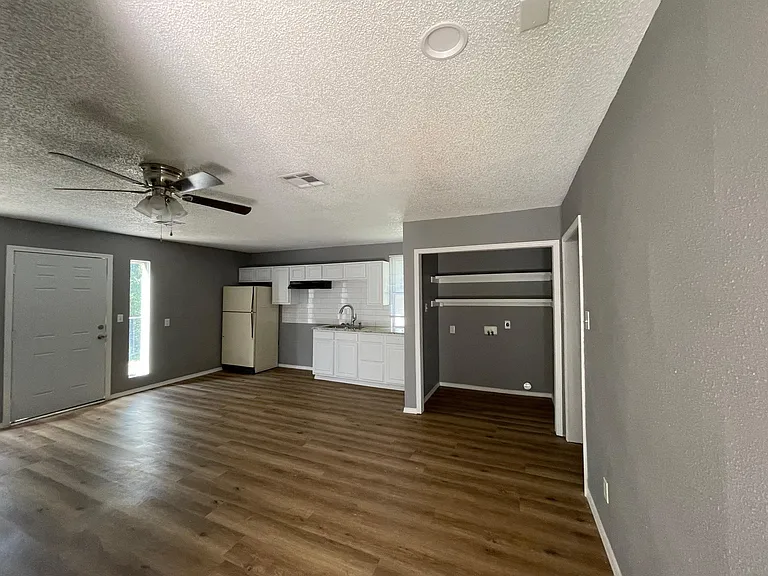 1240 E Fay St — Photo 14