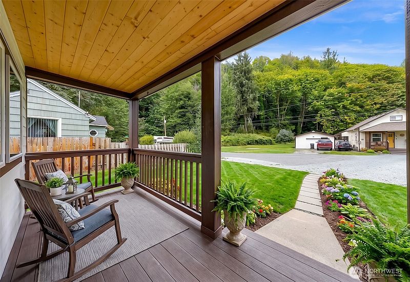 3rd image of 45886 Benjamin Street
