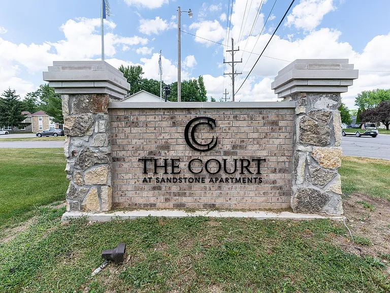 The Court at Sandstone Apartments — Photo 22