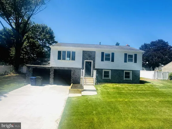 6 Independence Dr, Bordentown, NJ 08505