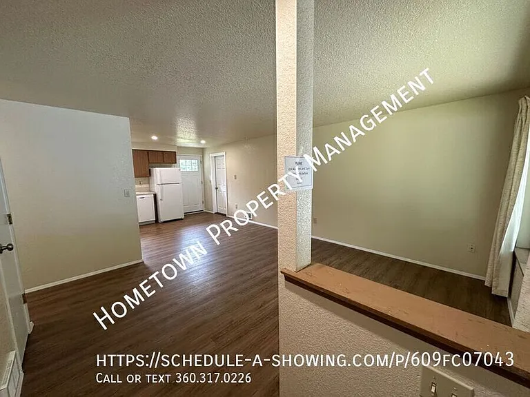 1617 Elizabeth St SE — Photo 2