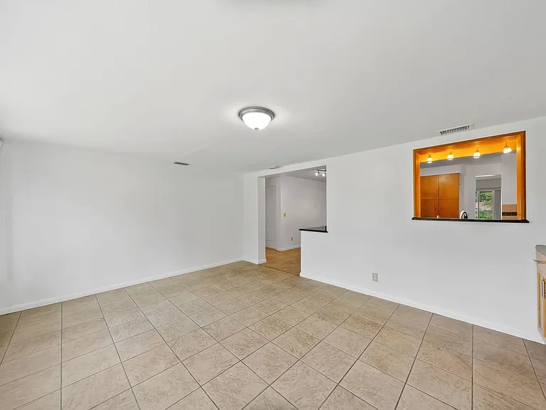 1812 Lady Mary Dr — Photo 24