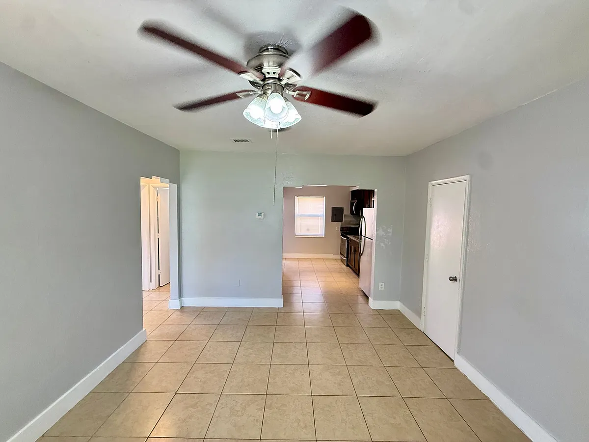 Building Photo - 1467 NW 53rd St #1