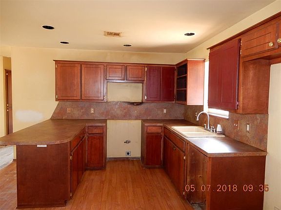 4th image of 4228 SE 25th St