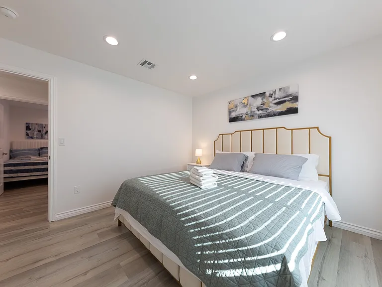 834 Bilton Way — Photo 18