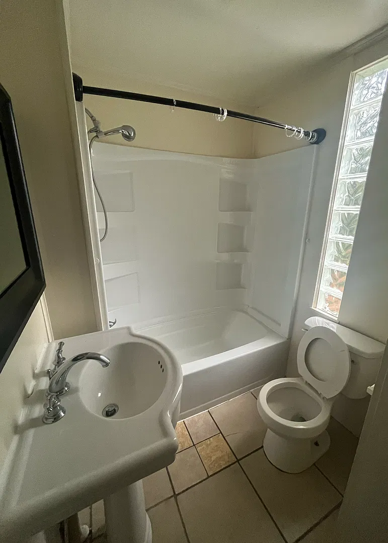 $250 OFF First Month's Rent - Pre Leasing Now - 3 Bedroom 1.5 Bathroom in Sumter, SC. — Photo 2