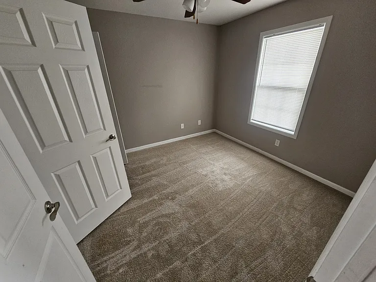 2 Breezy Ln #B — Photo 6