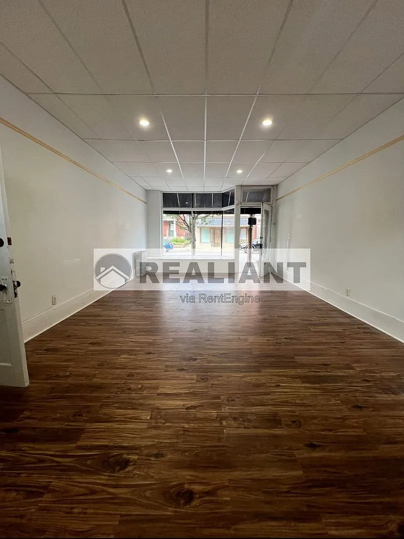 Studio, $800 — Photo 2