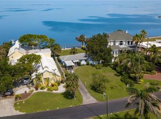 617 N Mayo St, Crystal Beach, FL 34681