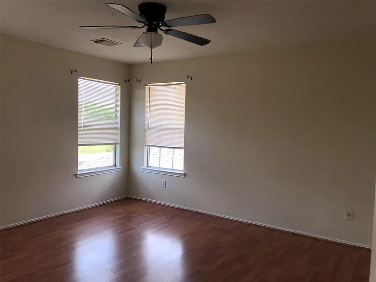 9515 Eaglewood Spring Dr — Photo 6