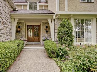 2300 Arno Rd, Mission Hills, KS 66208