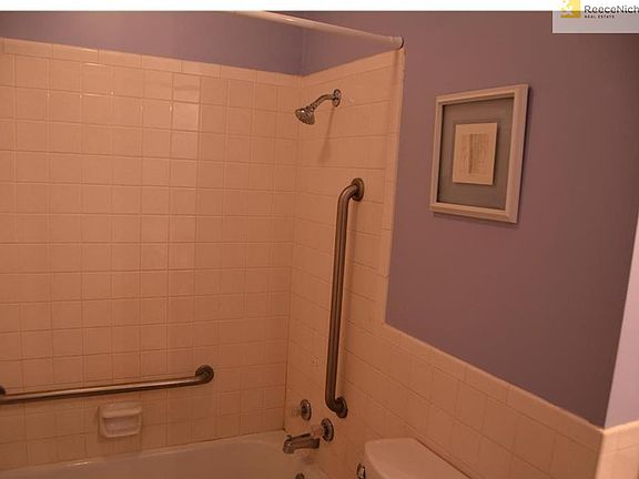 5th image of 13200 Ashland Ave