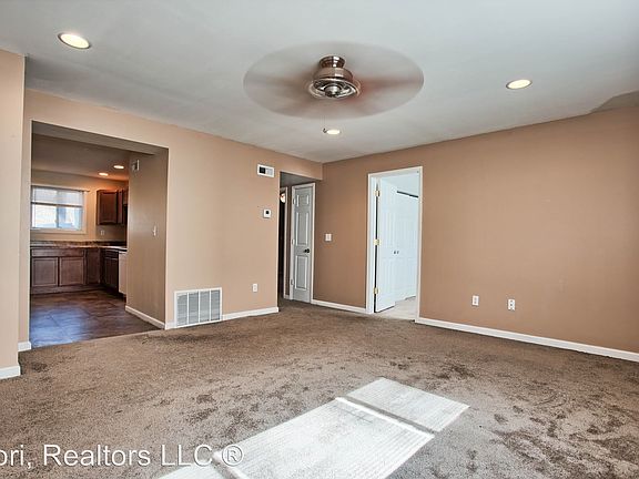 3rd image of 1514 Schiller Ave APT 2