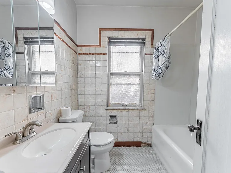 1845 Oak Park Ave #2 — Photo 13