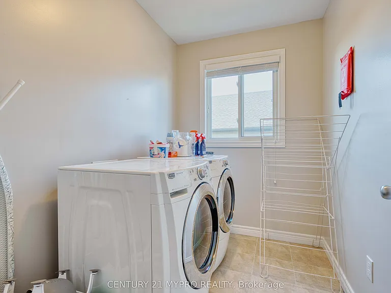 1130 Baird St — Photo 24