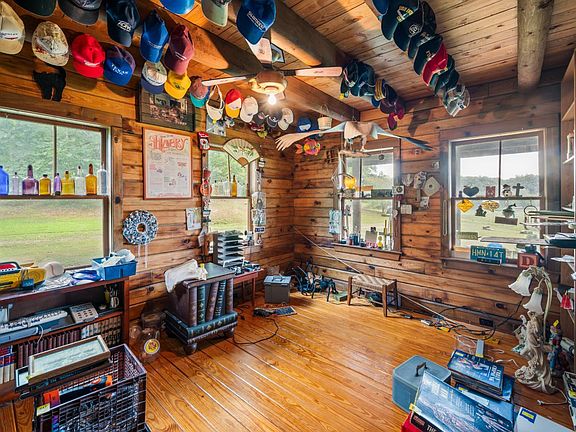 9th image of 7631 Bear Creek Rd