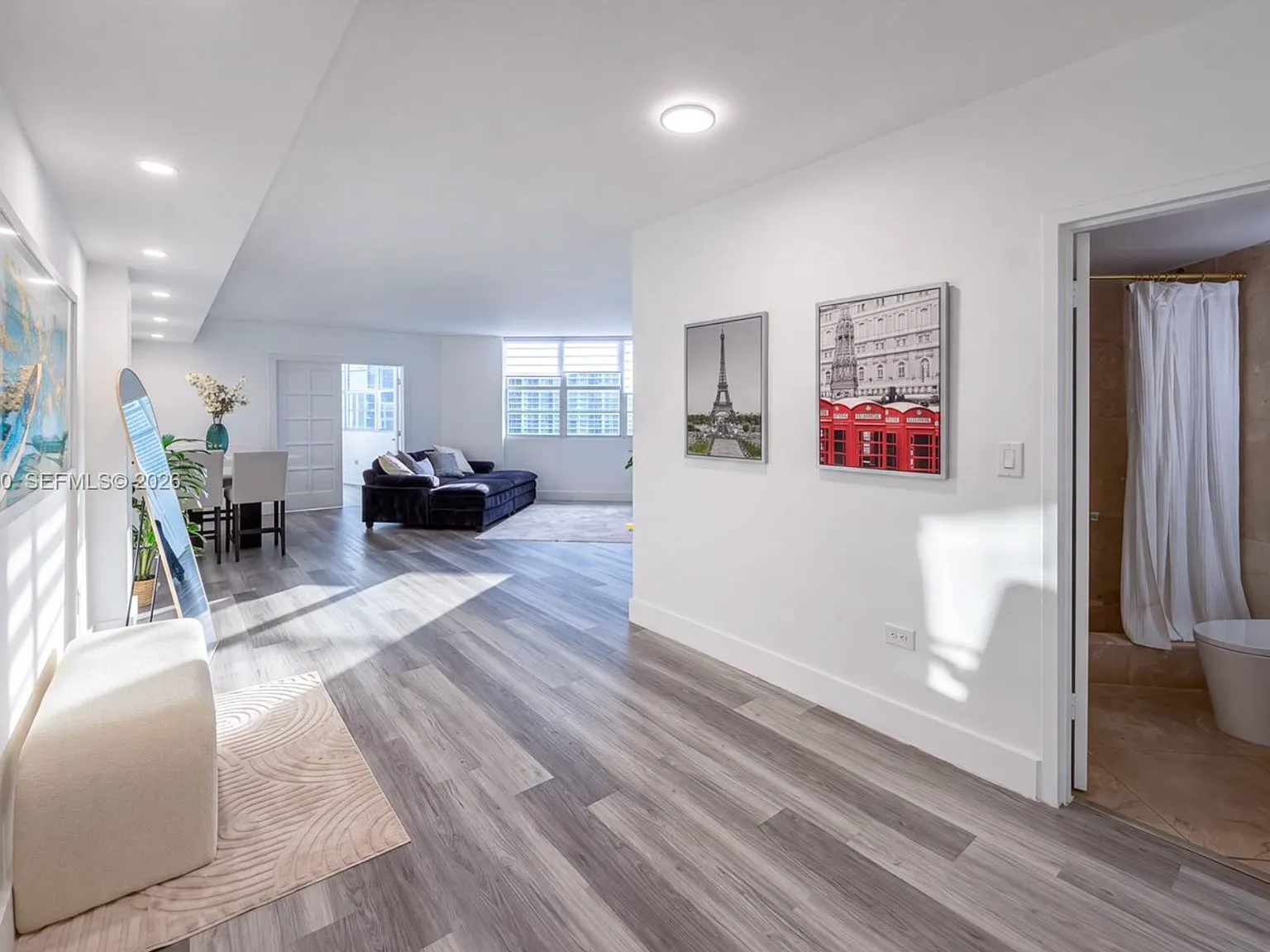2 bed, 990 sqft, $3,790 — Photo 3