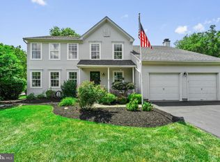 2 Sutton Ct, Newtown, PA 18940