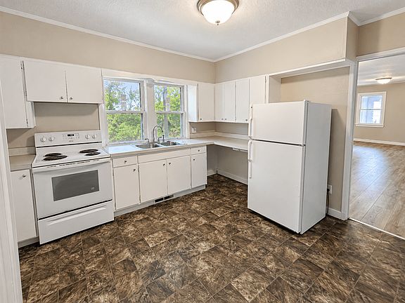 3rd image of 44 Harris Ave