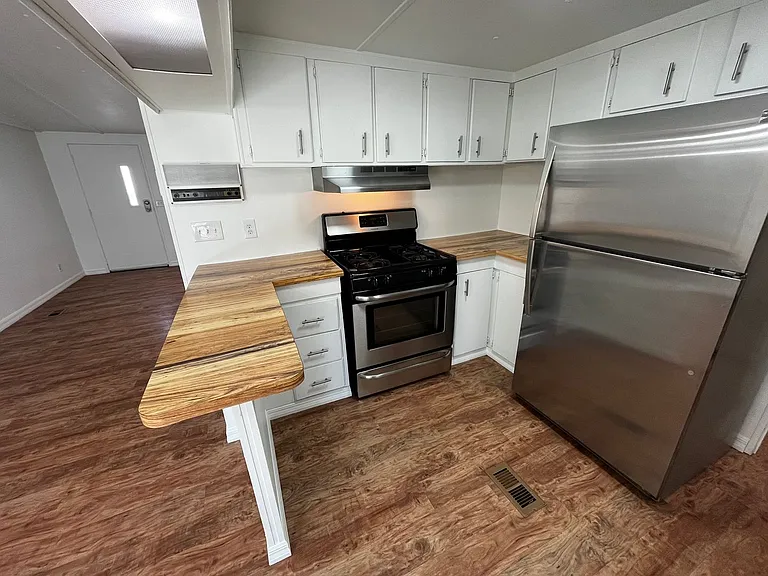 7004A Mills Rd — Photo 5