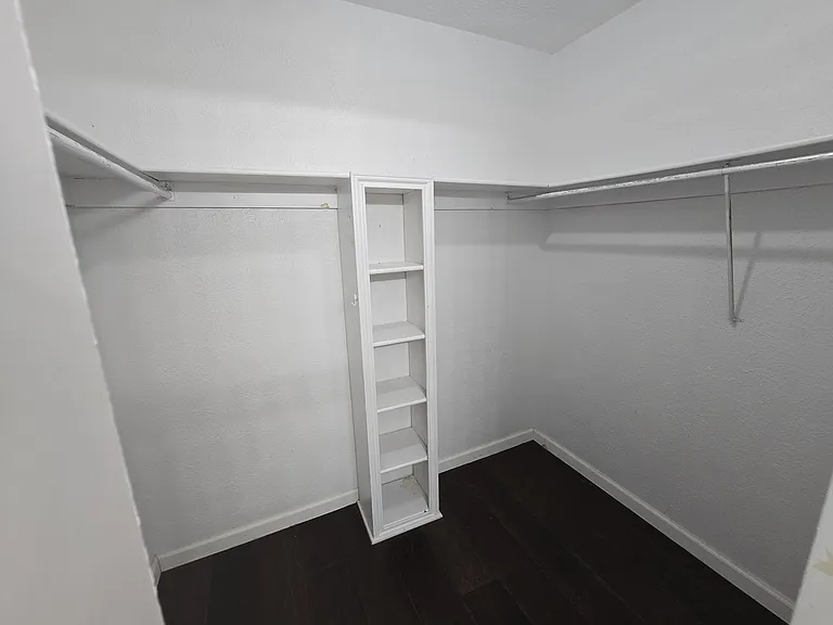 2105 E Collins Blvd — Photo 3