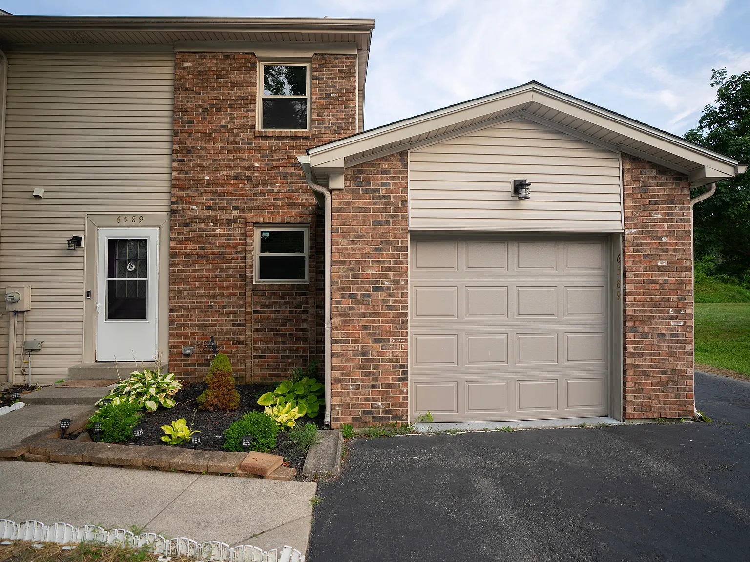 2 bed, 1.5 bath, 1603 sqft, $2,100 — Photo 4