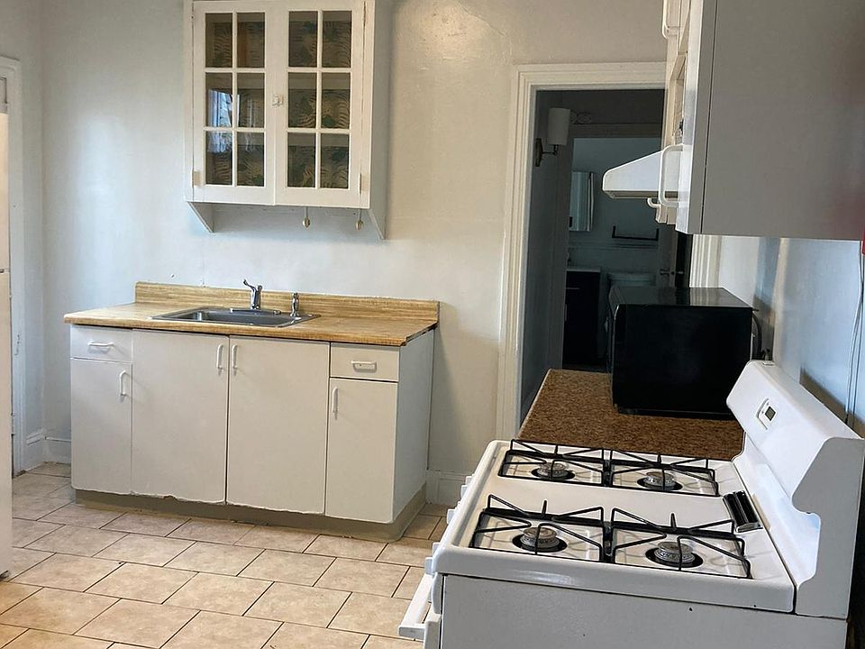 1st image of 1130 W 4th St #2