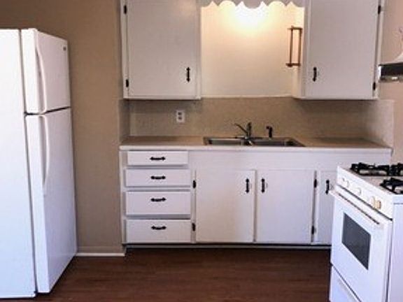 3rd image of 2233 Lowden St #2233