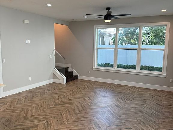 3rd image of 521 Peachtree Rd