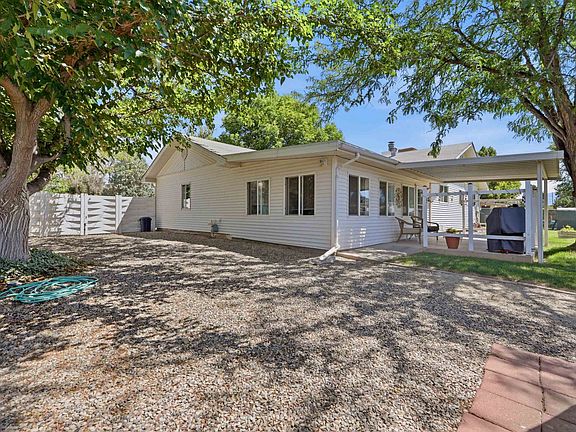 3rd image of 3021 S Ronlin Pl