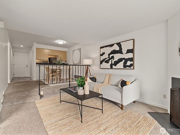 3rd image of 9484 Redmond-Woodinville Road NE #C-205