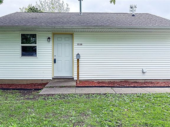 2nd image of 1320 Hedge Rd