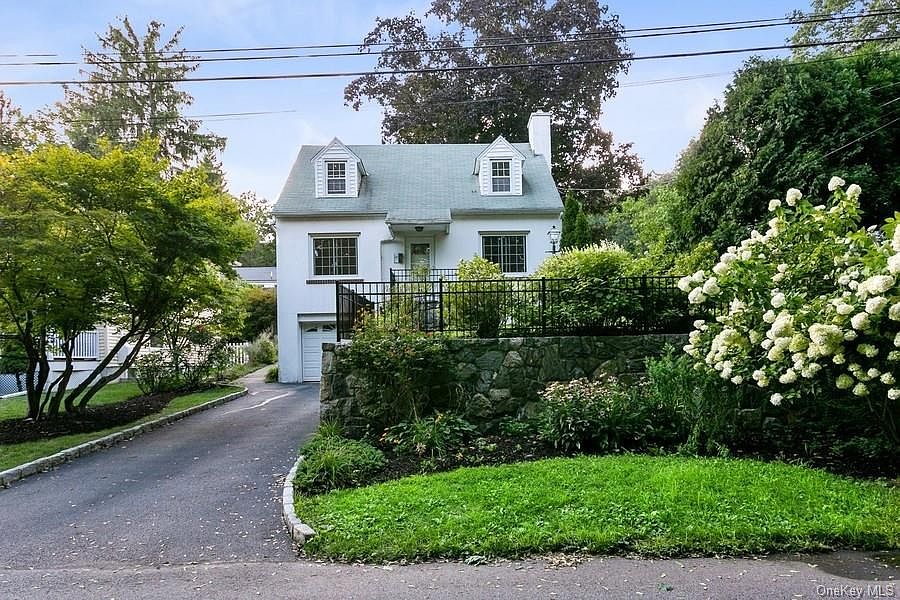 1st image of 30 Pleasant Ave
