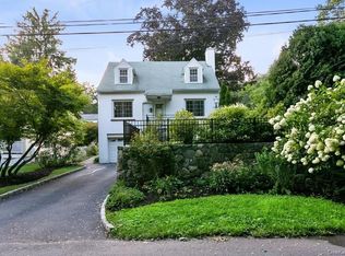 30 Pleasant Ave, Pleasantville, NY 10570