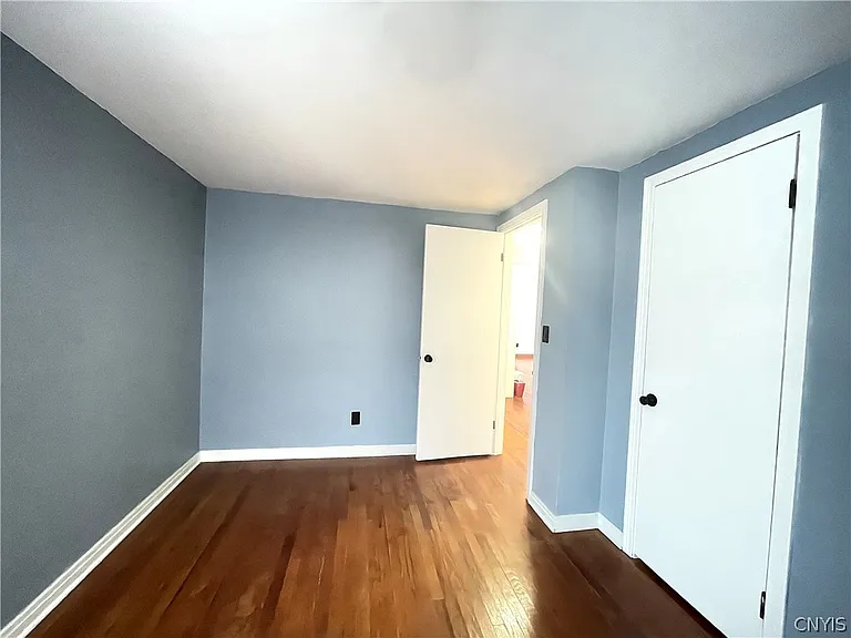 121 Wadsworth Rd — Photo 17