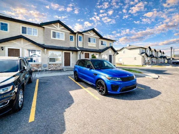 115 N Saddlebrook Point NE, Calgary, AB T3J 0G3