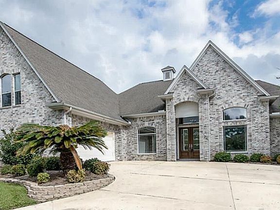 2nd image of 26 Brookgreen Cir N