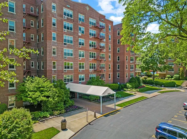 23-55 Bell Blvd #3H, Bayside, NY 11360