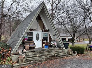 15 Rock Gap Rd, Berkeley Springs, WV 25411