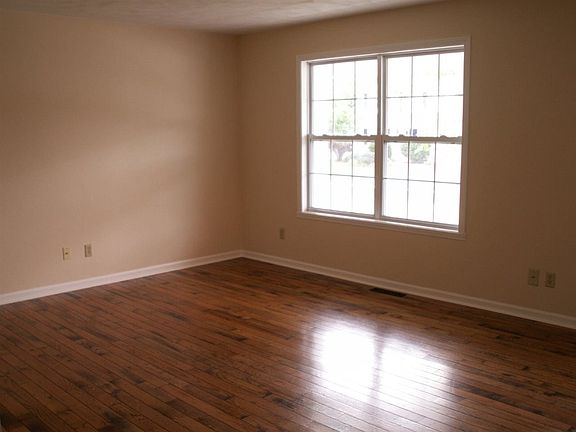 3rd image of 3373 E Summerfield Dr