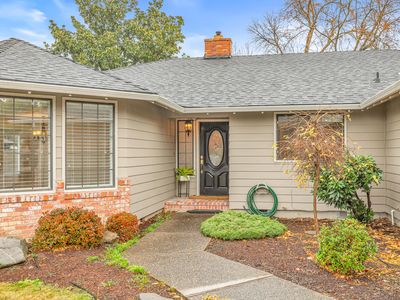 1882 Valley View Dr, Medford, OR, 97504