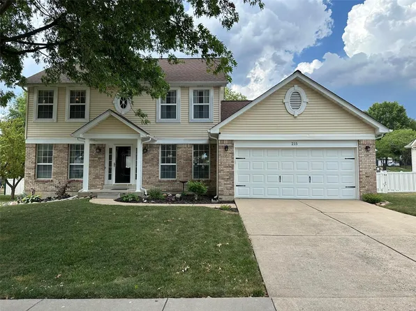 215 Waterford Crossing Dr, Dardenne Prairie, MO 63368