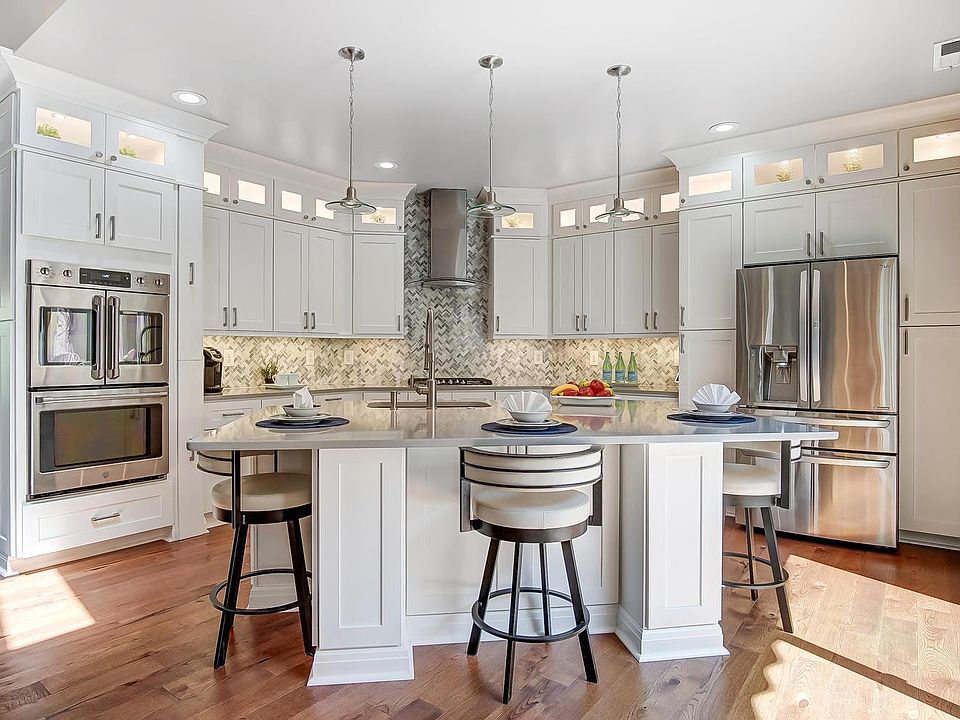 1st image of 9775 Kingston Cir